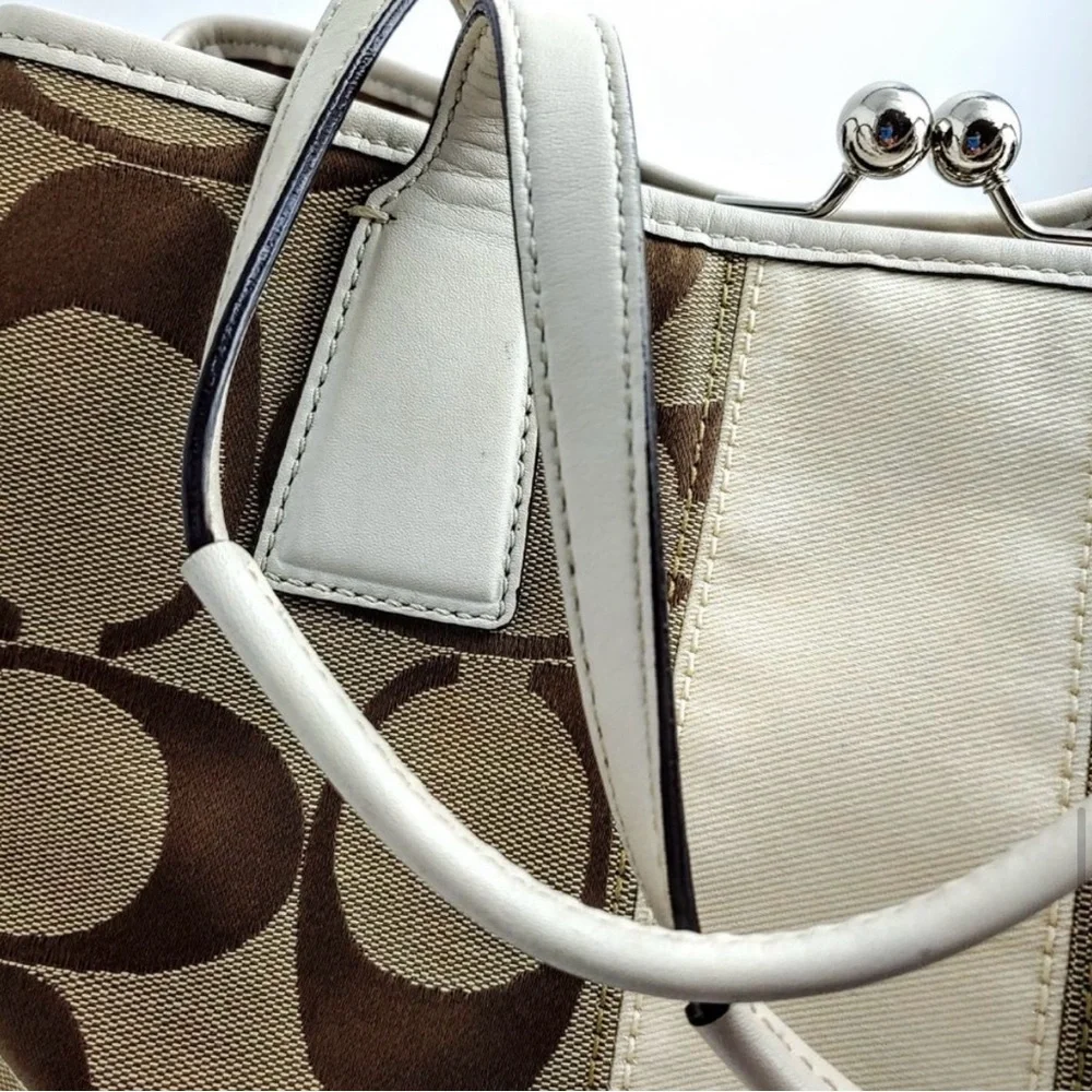 Coach Signature Canvas Kisslock Handbag – EUC - Picture 8 of 13